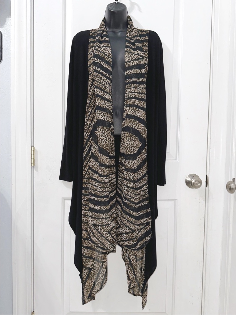 Joseph Ribkoff Black Tunic Jacket With Animal Print Scarf Size 8